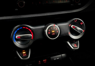 Подержанный автомобиль Kia Rio Hatchback 2020 года (23 фото)