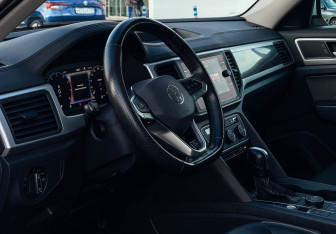 Подержанный автомобиль Volkswagen Teramont 2021 года (13 фото)