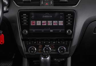 Подержанный автомобиль Skoda Octavia Liftback 2017 года (17 фото)