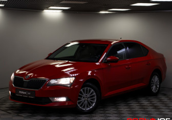 Подержанный автомобиль Skoda Superb Liftback 2016 года (17 фото)