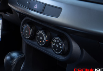 Подержанный автомобиль Mitsubishi Lancer Sedan 2014 года (11 фото)