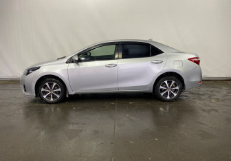 Подержанный автомобиль Toyota Corolla Sedan 2013 года (4 фото)