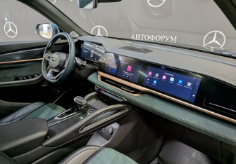 Подержанный автомобиль Geely Monjaro 2023 года (19 фото)
