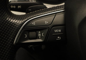 Подержанный автомобиль Audi Q7 2016 года (12 фото)