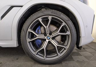 Подержанный автомобиль BMW X6 2022 года (18 фото)