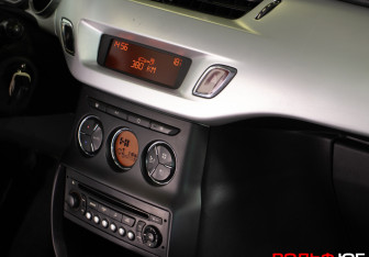 Подержанный автомобиль Citroen C3 Hatchback 2010 года (14 фото)