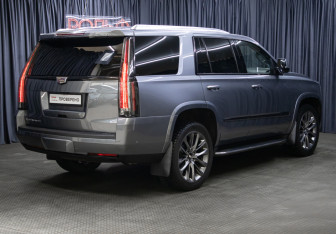 Подержанный автомобиль Cadillac Escalade Suv 2020 года (5 фото)