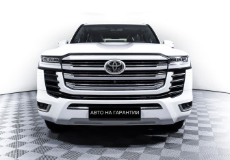 Подержанный автомобиль Toyota Land Cruiser Suv 2021 года (2 фото)