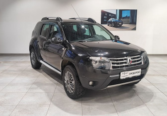Подержанный автомобиль Renault Duster 2014 года (3 фото)