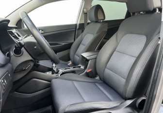 Подержанный автомобиль Hyundai Tucson 2016 года (10 фото)