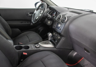 Подержанный автомобиль Nissan Qashqai 2010 года (9 фото)