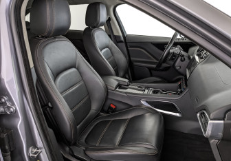 Подержанный автомобиль Jaguar F-Pace 2020 года (23 фото)