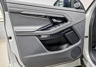 Подержанный автомобиль Land Rover Range Rover Evoque 2021 года (20 фото)