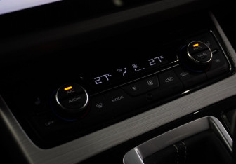 Подержанный автомобиль Geely Atlas 2018 года (16 фото)