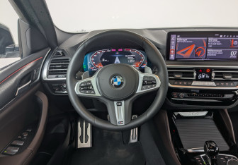 Подержанный автомобиль BMW X4 2023 года (19 фото)