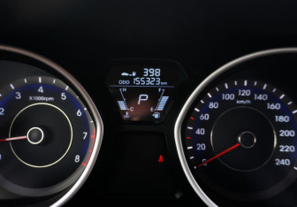 Подержанный автомобиль Hyundai Elantra Sedan 2011 года (15 фото)