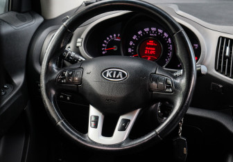 Подержанный автомобиль Kia Sportage 2012 года (12 фото)