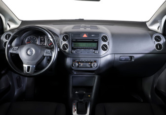 Подержанный автомобиль Volkswagen Golf Plus 2010 года (12 фото)