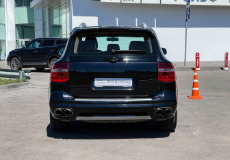 Подержанный автомобиль Porsche Cayenne 2007 года (6 фото)