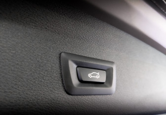 Подержанный автомобиль BMW X1 2022 года (25 фото)