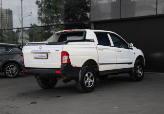 Подержанный автомобиль SsangYong Actyon Sports 2012 года (6 фото)