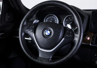 Подержанный автомобиль BMW X6 2008 года (13 фото)