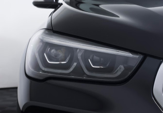 Подержанный автомобиль BMW X1 2020 года (19 фото)
