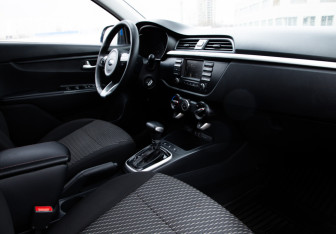 Подержанный автомобиль Kia Rio Hatchback 2019 года (19 фото)