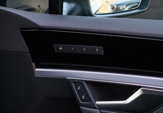 Подержанный автомобиль Volkswagen Touareg 2019 года (9 фото)