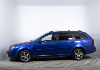 Подержанный автомобиль Chevrolet Lacetti Wagon 2008 года (8 фото)