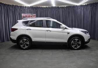 Подержанный автомобиль DongFeng AX7 2018 года (4 фото)
