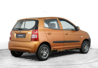 Подержанный автомобиль Kia Picanto 2006 года (5 фото)
