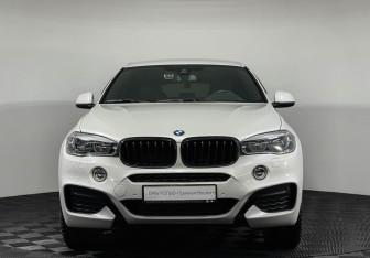 Подержанный автомобиль BMW X6 2018 года (3 фото)