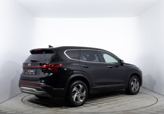 Подержанный автомобиль Hyundai Santa Fe 2021 года (5 фото)
