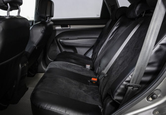 Подержанный автомобиль Kia Sorento 2015 года (12 фото)