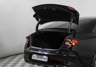 Подержанный автомобиль Kia K5 2020 года (14 фото)