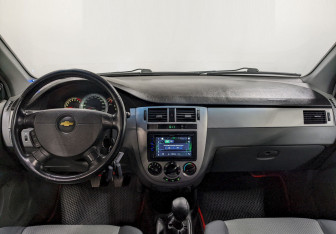 Подержанный автомобиль Chevrolet Lacetti Sedan 2012 года (22 фото)