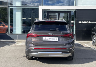 Подержанный автомобиль Hyundai Santa Fe 2021 года (6 фото)