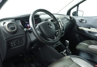 Подержанный автомобиль Renault Kaptur 2018 года (13 фото)