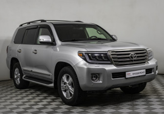 Подержанный автомобиль Toyota Land Cruiser Suv 2013 года (3 фото)