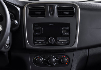 Подержанный автомобиль Renault Logan Sedan 2021 года (13 фото)