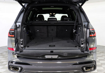 Подержанный автомобиль BMW X7 2022 года (8 фото)