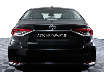 Подержанный автомобиль Toyota Corolla Sedan 2021 года (6 фото)