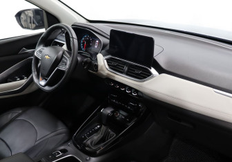 Подержанный автомобиль Chevrolet Captiva 2022 года (10 фото)