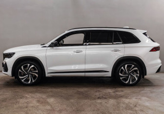 Подержанный автомобиль Geely Monjaro 2023 года (8 фото)