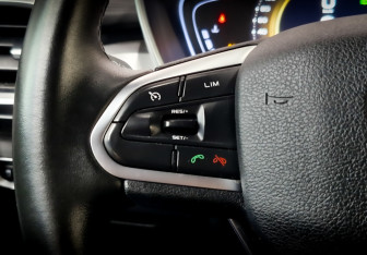 Подержанный автомобиль Geely Coolray 2023 года (25 фото)