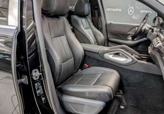 Подержанный автомобиль Mercedes-Benz Maybach GLS 2021 года (25 фото)