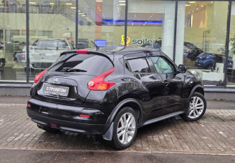 Подержанный автомобиль Nissan Juke 2012 года (8 фото)