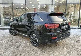 Подержанный автомобиль Kia Sorento 2019 года (6 фото)
