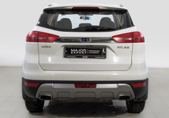 Подержанный автомобиль Geely Atlas 2018 года (6 фото)